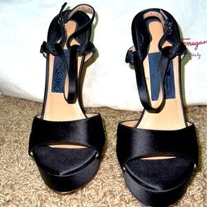 AUTHENTIC Salvatore Ferragamo size 34.5